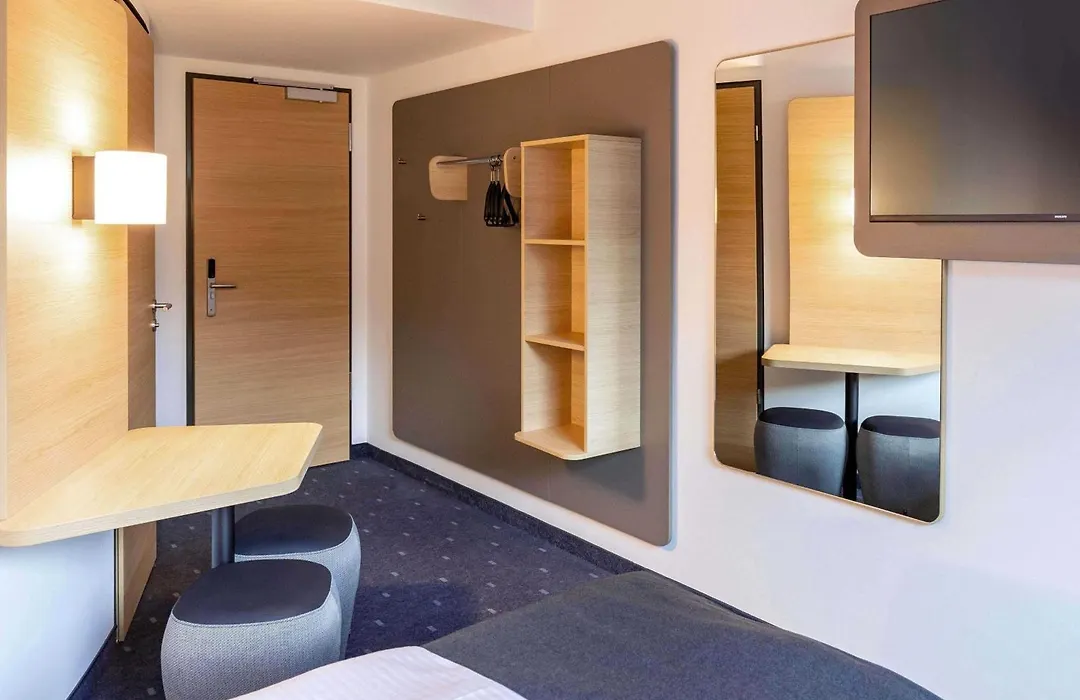 B&B Hotel Hamburg-Wandsbek-1